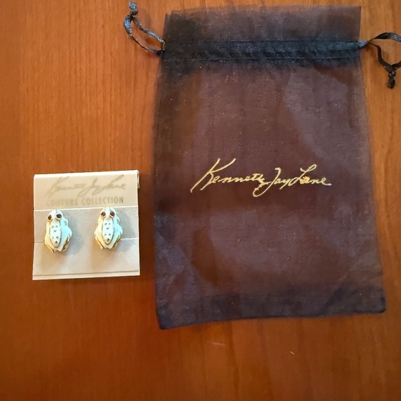 NWT Kenneth Jay Lane Studs Earrings - Picture 4 of 4